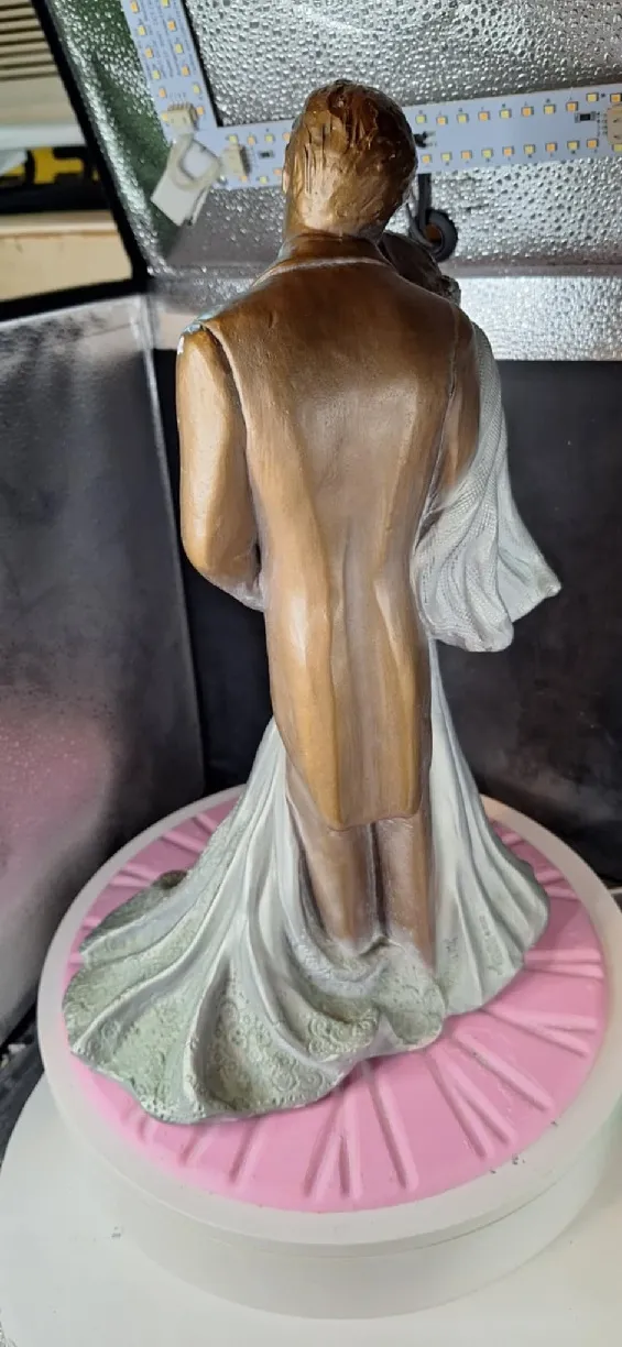 wedding couple statue decoration