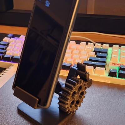 Adjustable Phone Holder 3d model