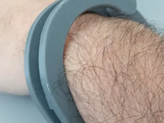 Handcuffs without additional hardward