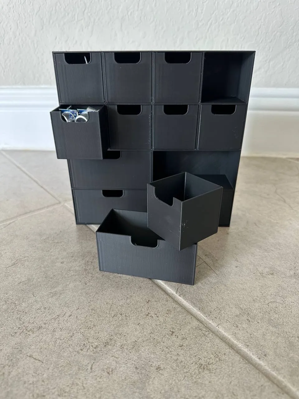 4 row, 3 sizes standing organizer