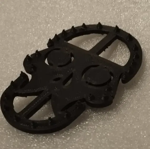Shibari spiked skull