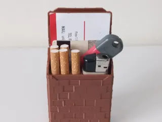 SCATOLA PER SIGARETTE ACCENDINO TESSERA