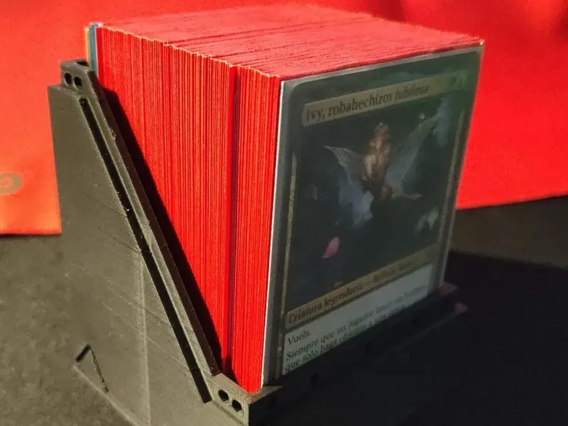 Deckbox for 100 card deck without double sleeves