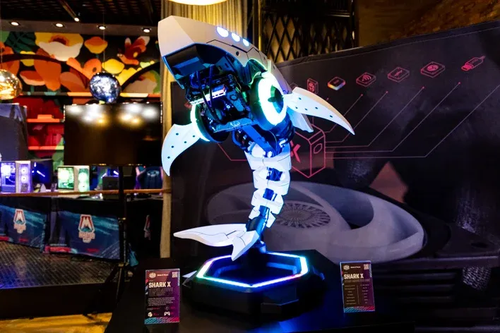 Model Case Cooler Master Shark X Computer