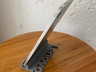Lenovo Legion Y700 tablet stand