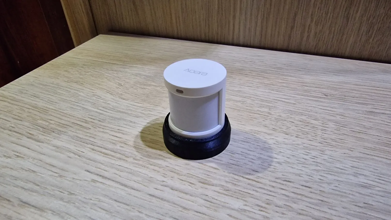 Aqara Motion Sensor Mount on Oil Lamp