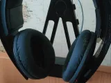 Headphone stand-1