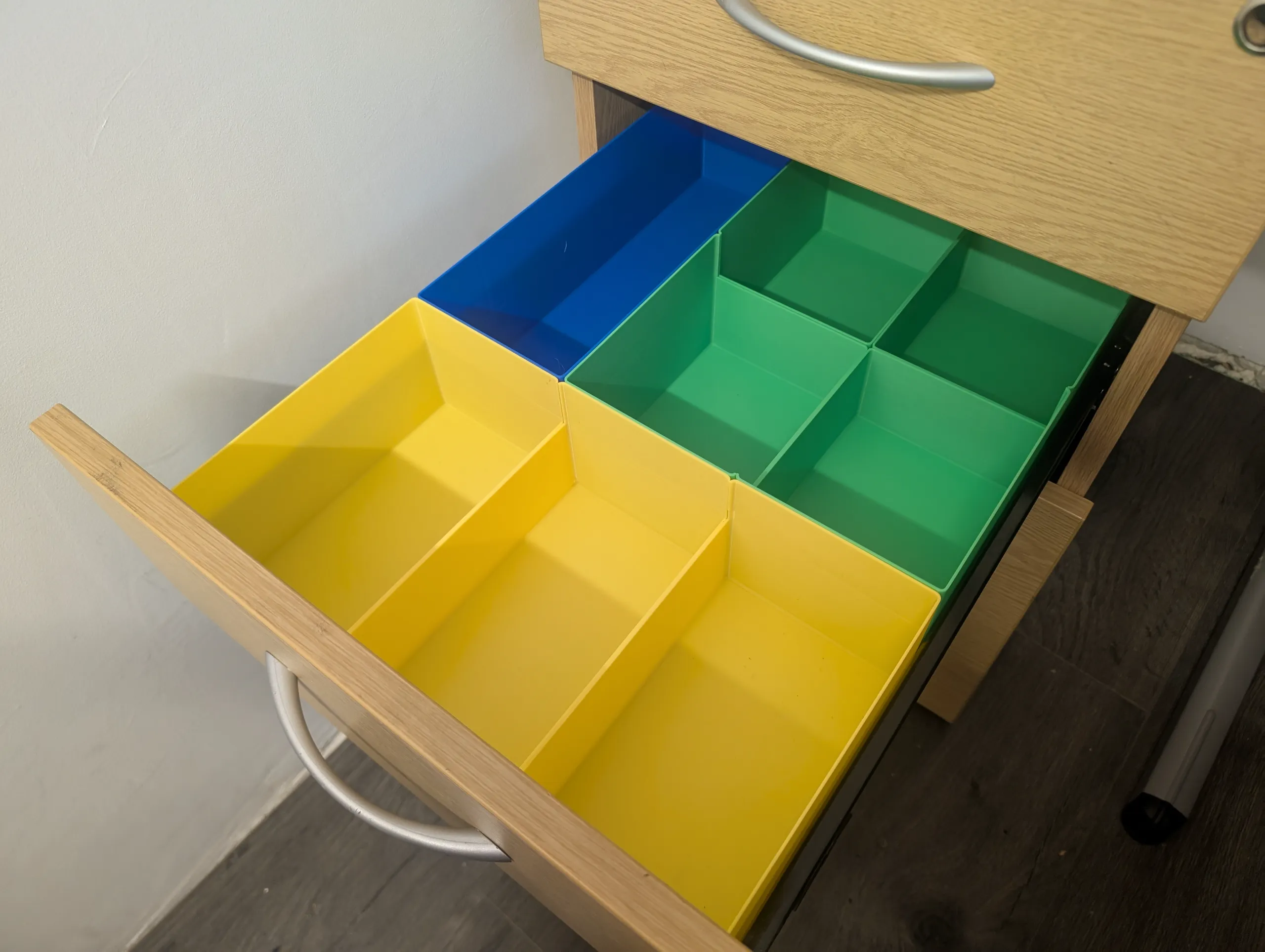 I made this drawer organiser to suit the kind of desk drawer that have ...