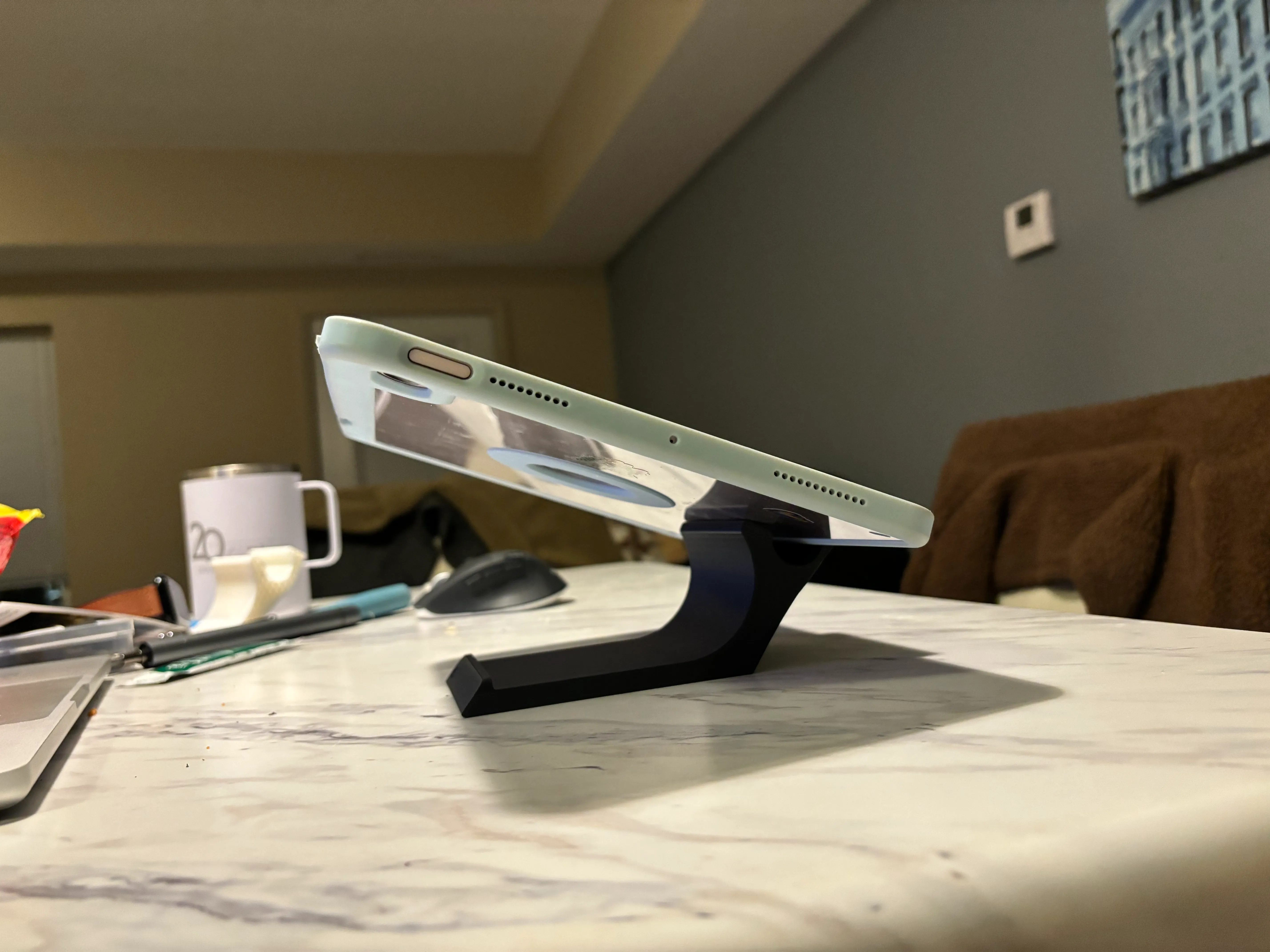 Levitation Macbook stand - Ipad Stand - Phone holder