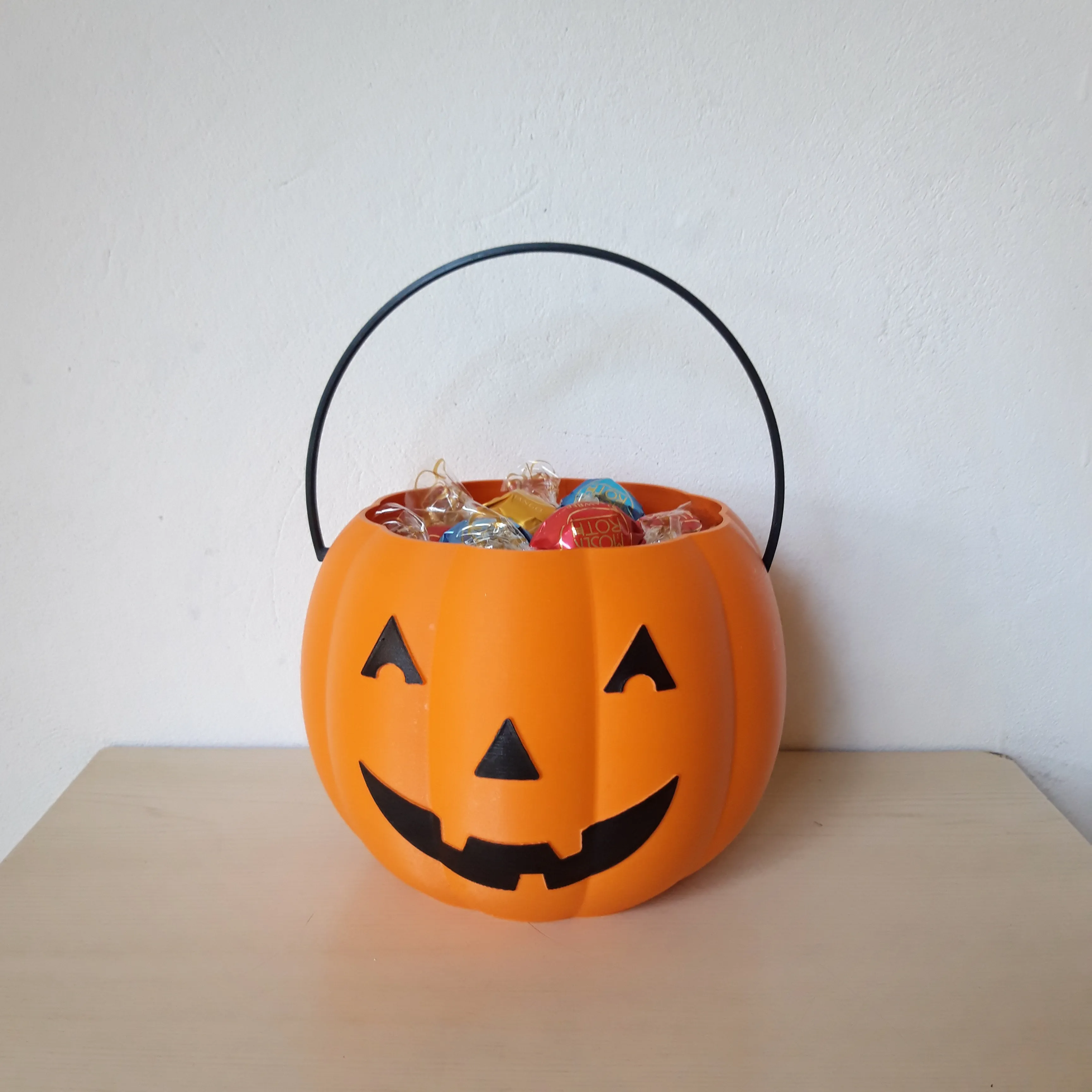 Trick or treat bowl