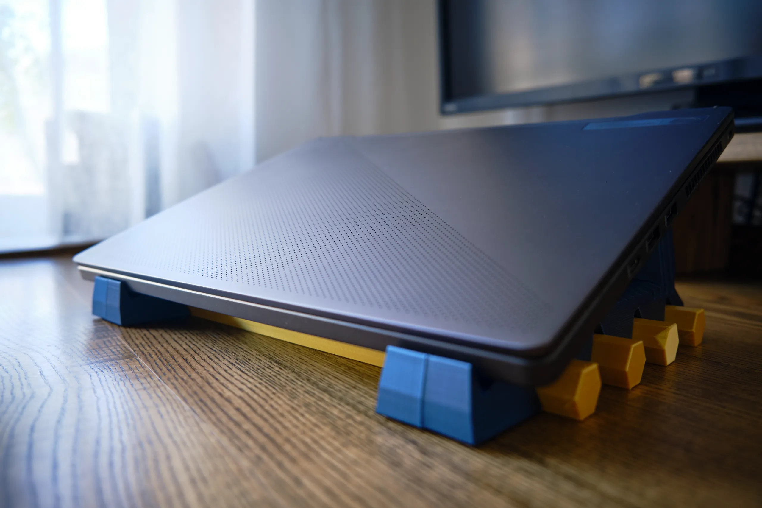Versatile 2-in-1 Laptop Stand: Ergonomics & Efficiency-6