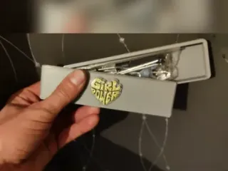 Travel / Desktop Case Girlpower