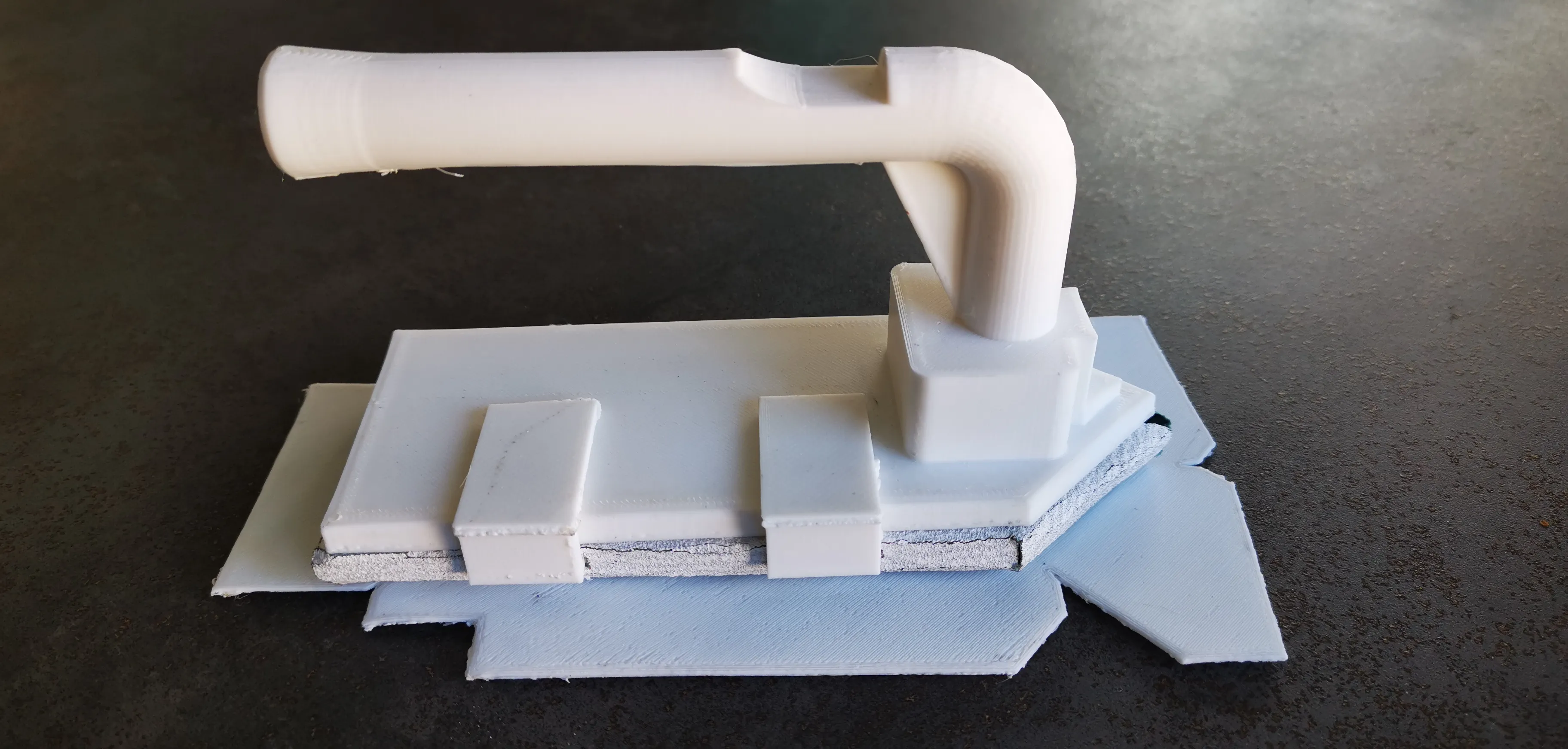 Cale à poncer ergonomique d'angle et plafond