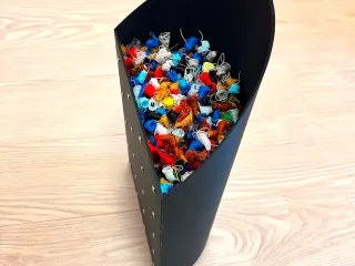 Magnet poop bin for K2 Plus