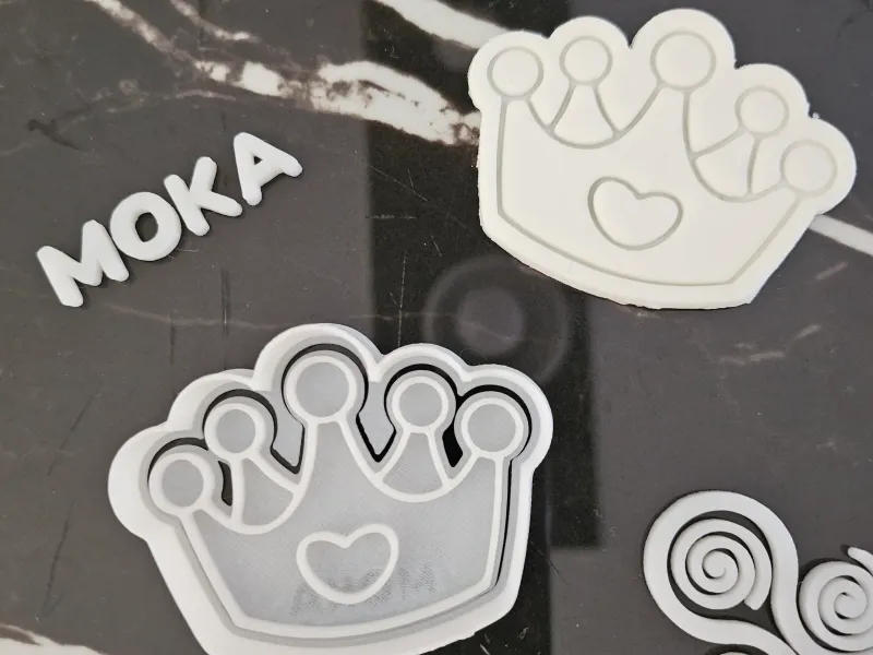 corona mujer reina cortador de galleta