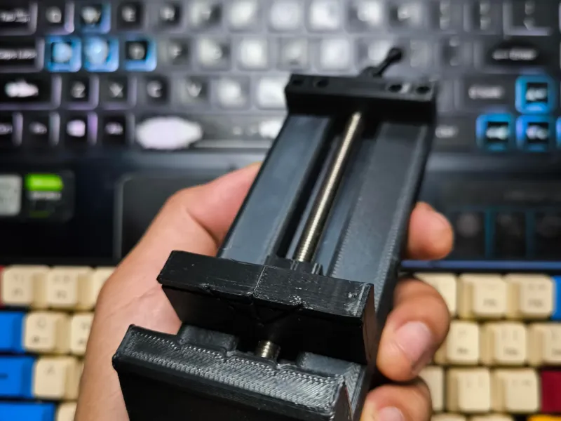 Bench Vice for Small PCB Version 4