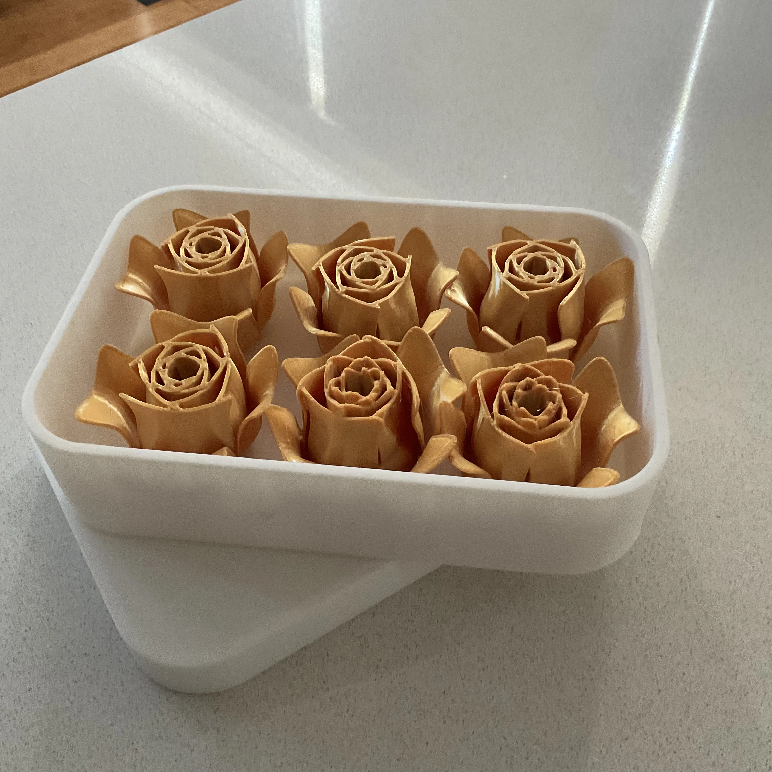 Golden Affection - Box of Eternal Roses