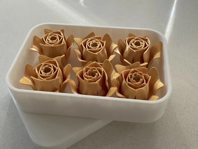 Golden Affection - Box of Eternal Roses