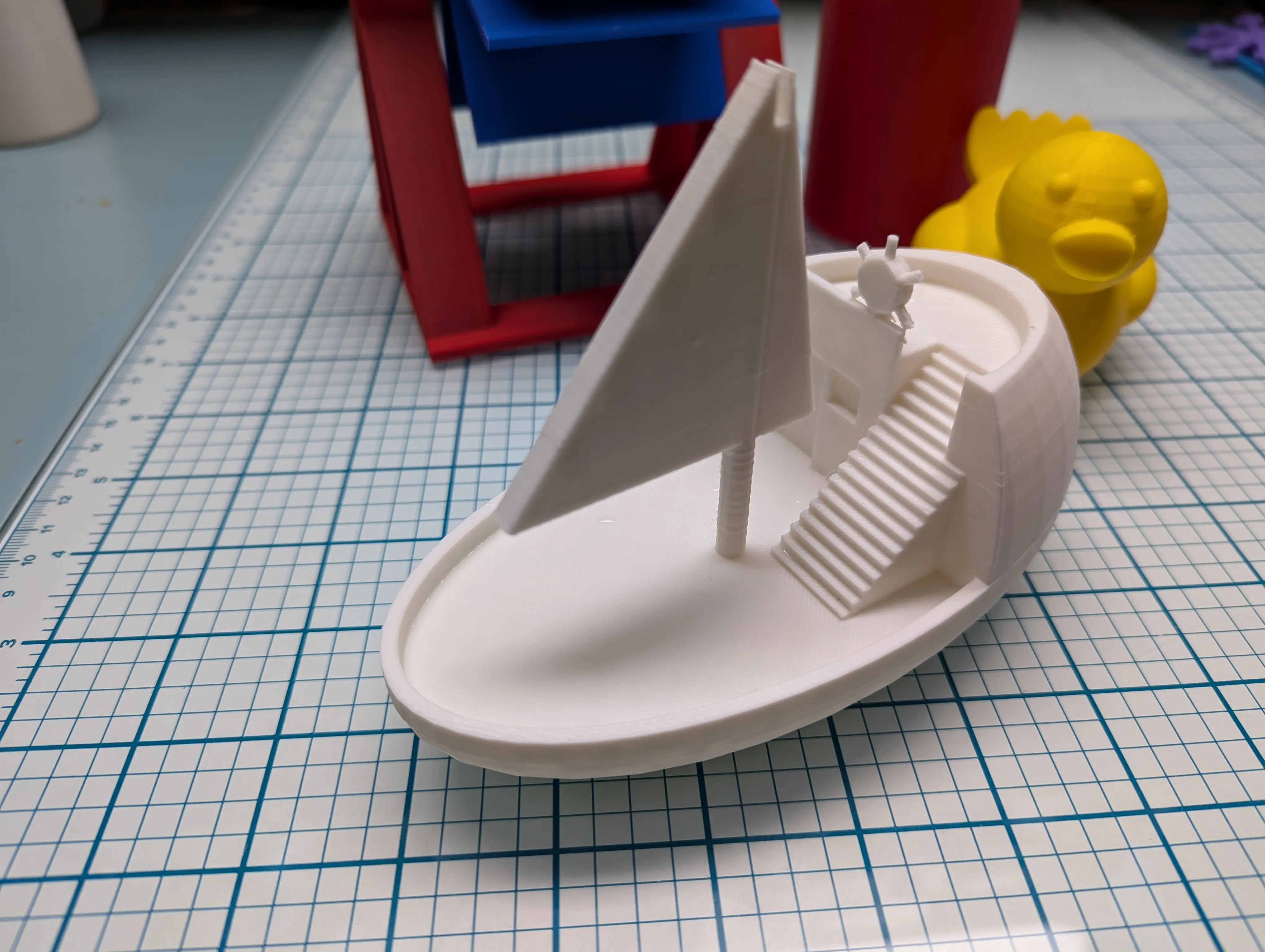 Set di giocattoli da bagno classici - Barca a vela, anatra, centrifuga e tazza