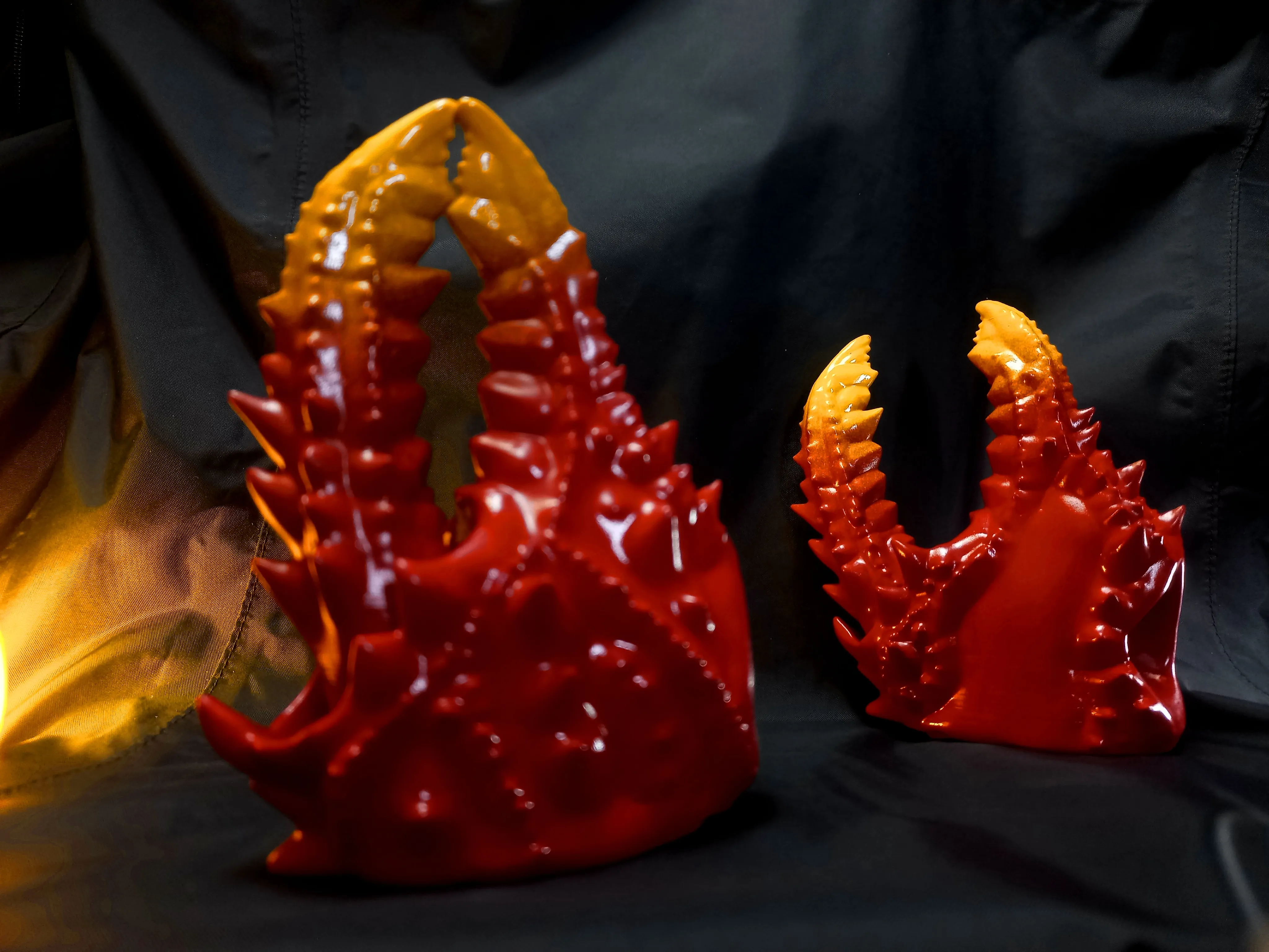 Spiky Crab Claws- finger toy