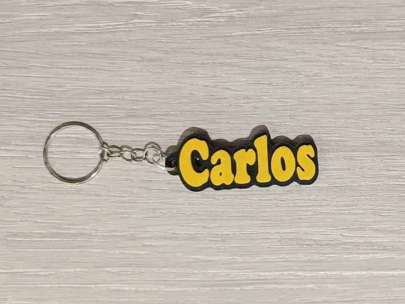 Llavero Carlos.
