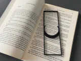 Moon Bookmark-0