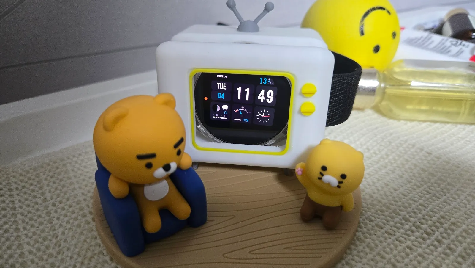 KAKAO FRIENDS Galaxy Watch Charging Stand