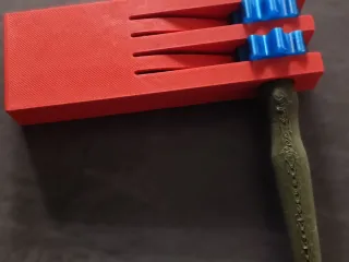 Ratchet noisemaker