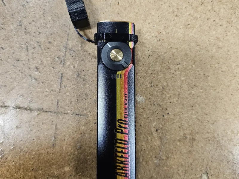 Olight Arkfeld Pro キャップ