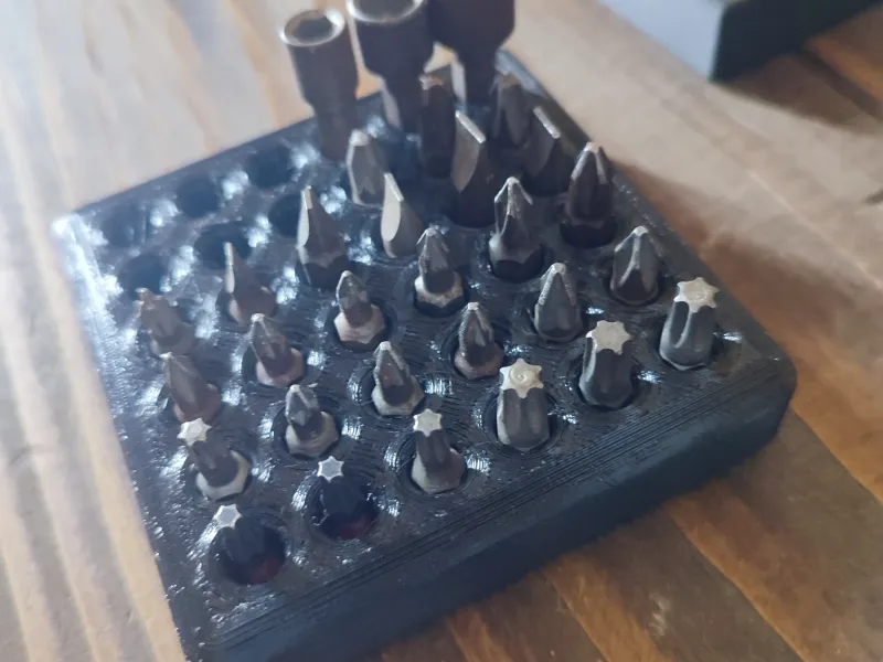 Bit holder 1.2v