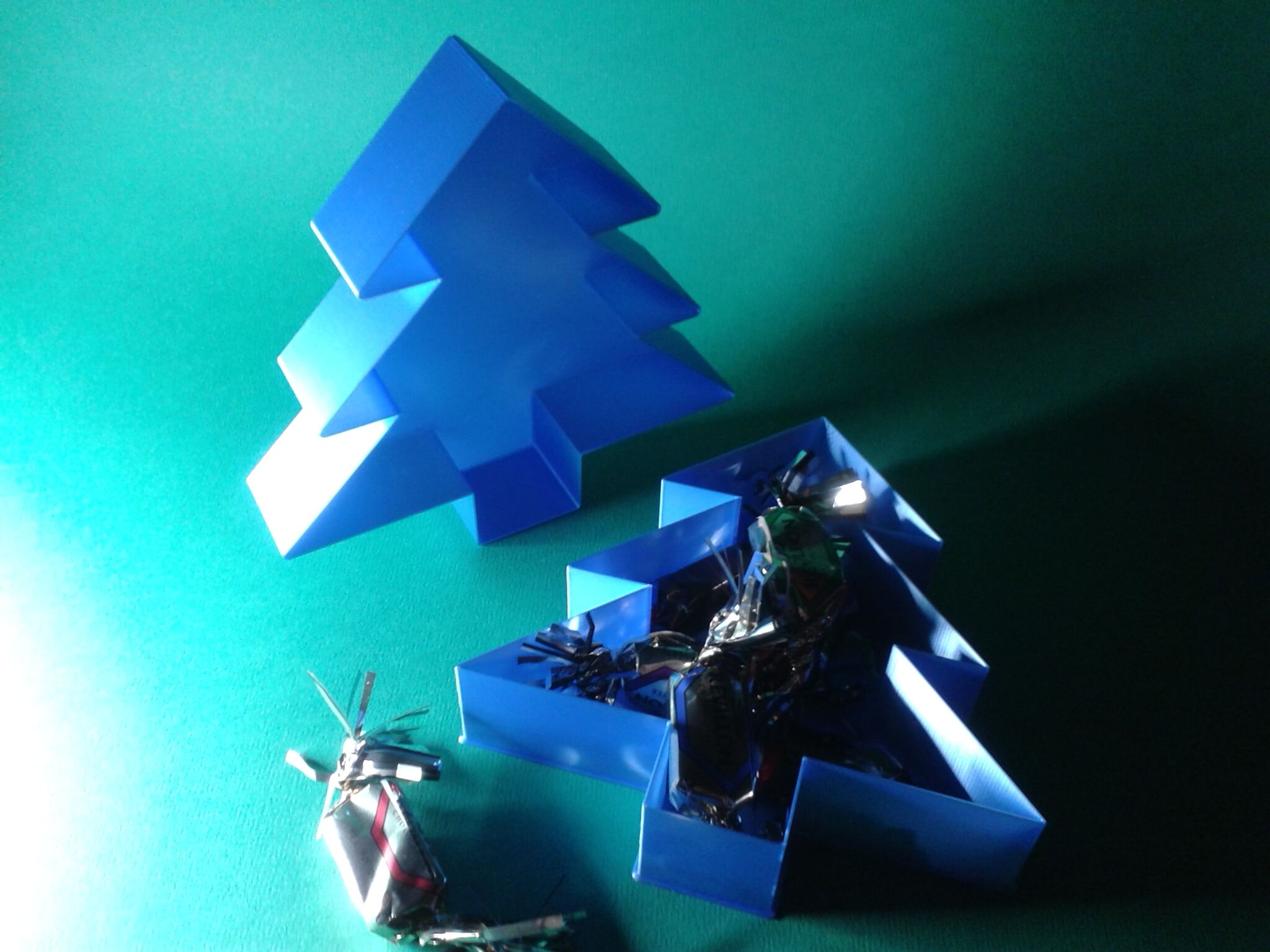Christmas tree, nestable box (v2)