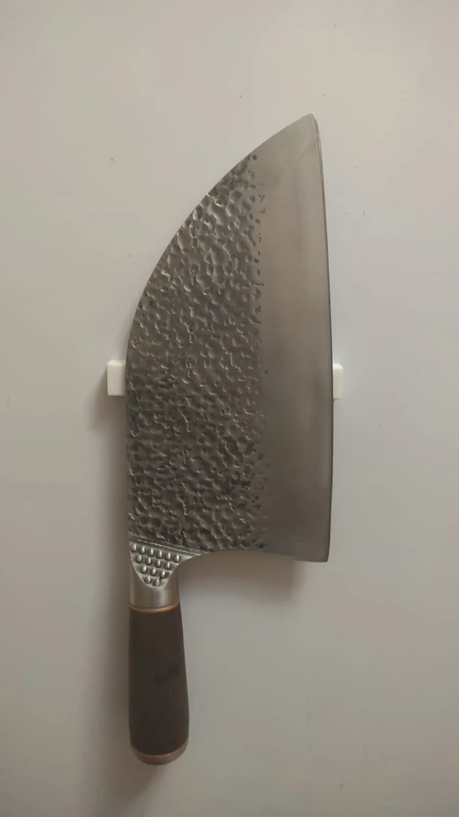 Fridge magnet for knives
