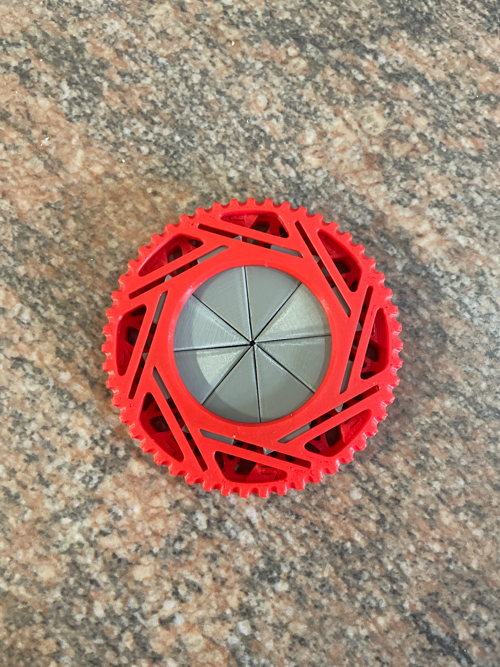 satisfying Iris Fidget-1