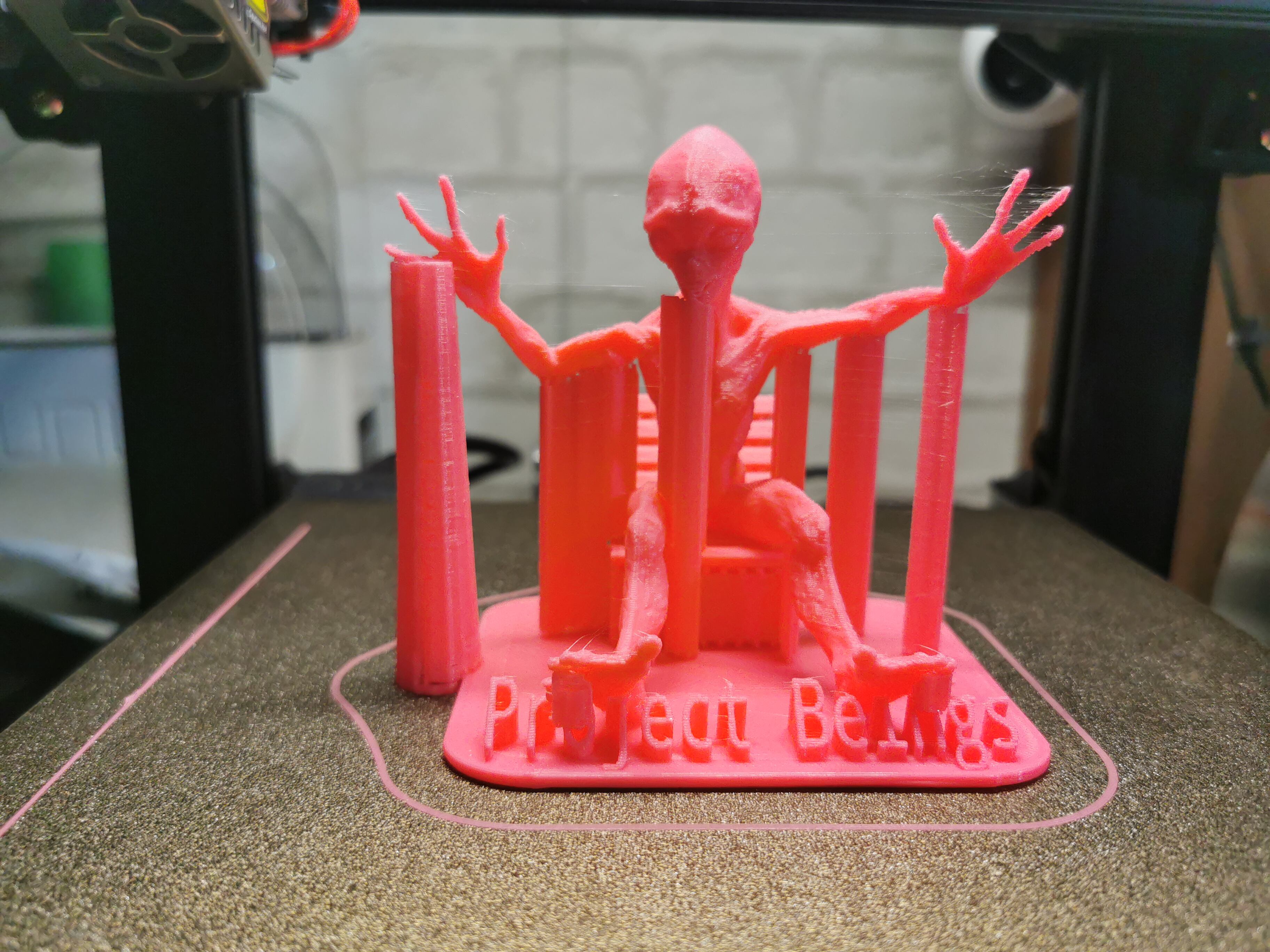 'Being' Phone Stand - Mini Alien Holding Phone.