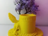 Griffin design pen holder-1