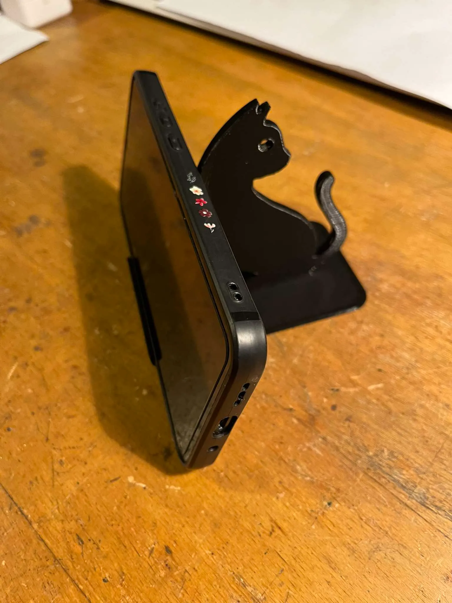 Phone, Mobile phone stand with cat motif