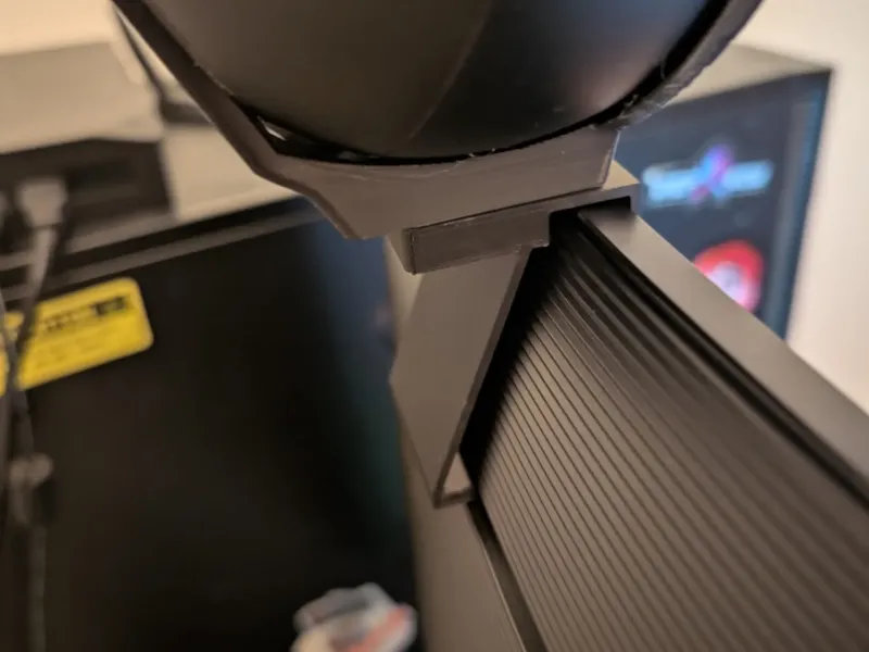 Samsung Monitor Connector to mount speakers