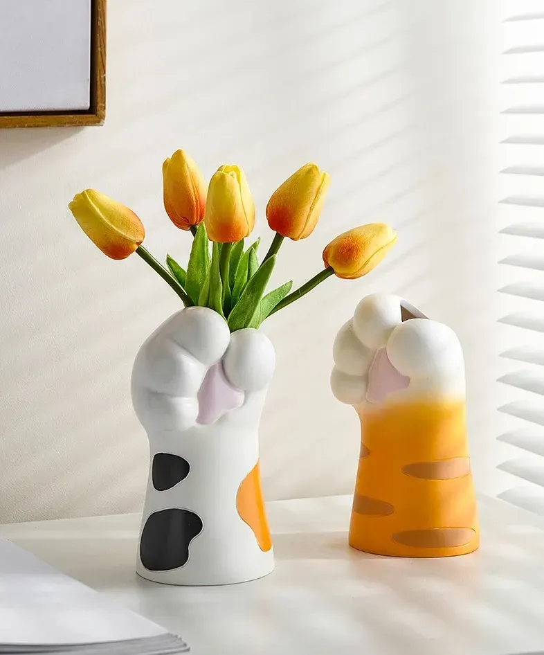 3D Tiger Hand Vase Model