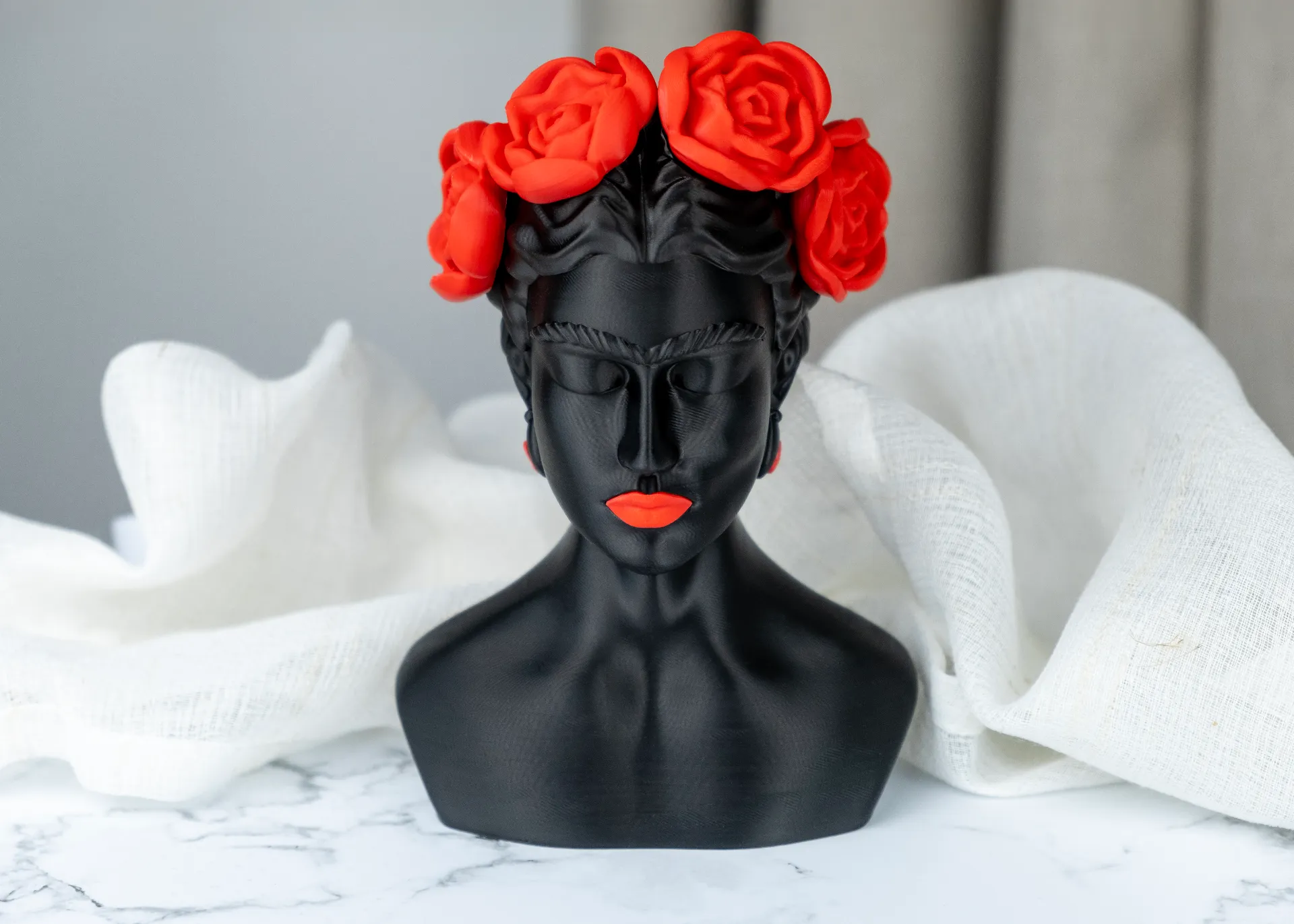 Minimalist Frida Kahlo Sculpture