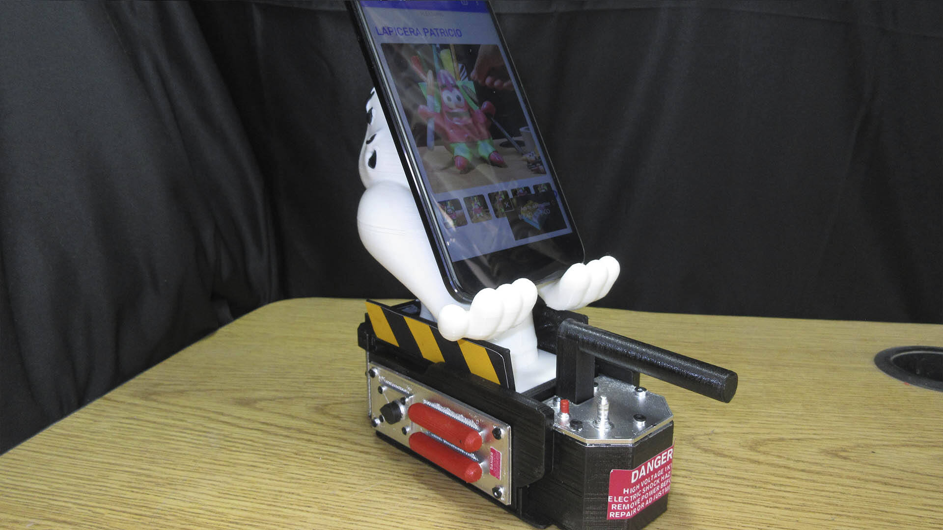 GHOSTBUSTERS FANART CELL PHONE TRAP