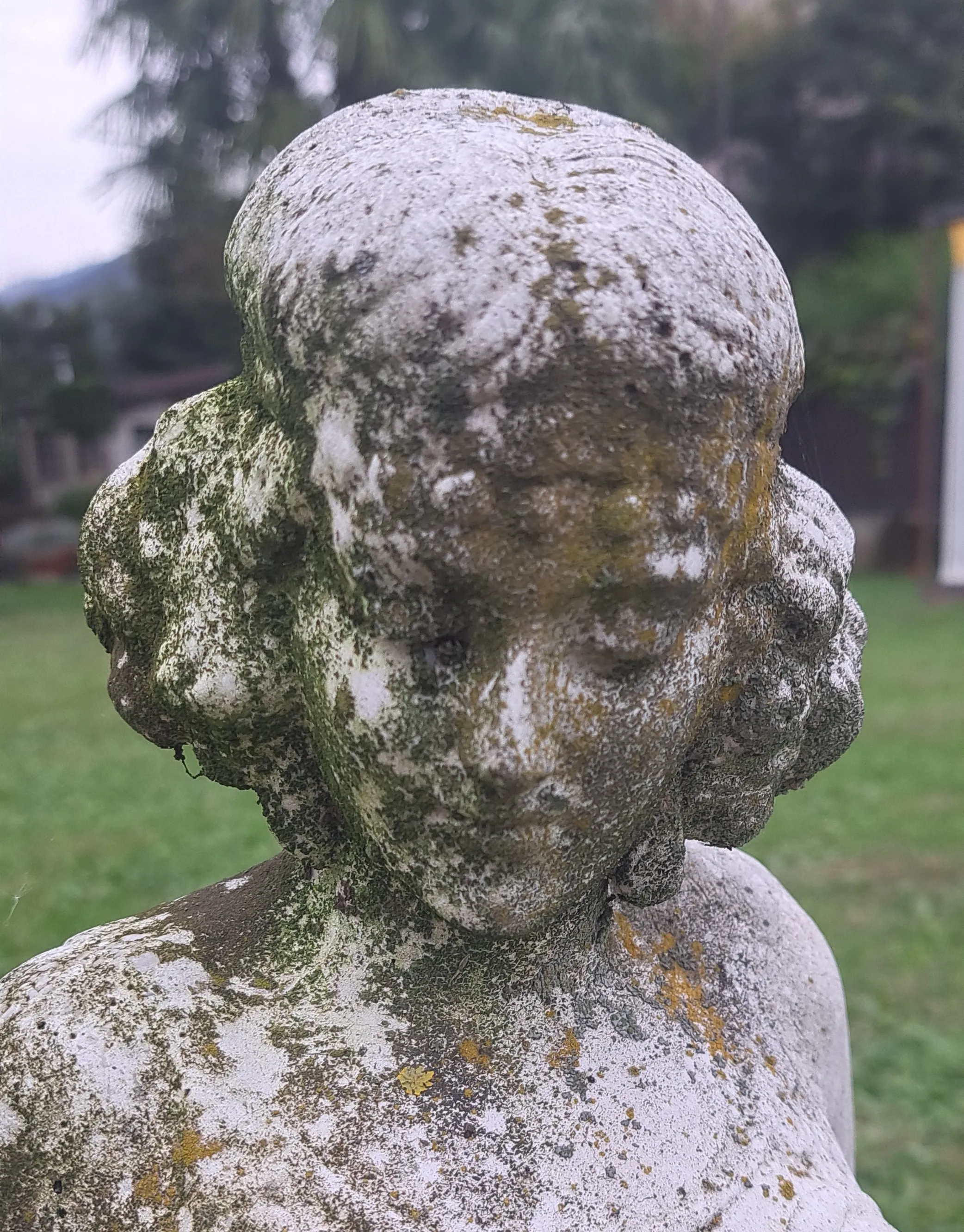 Statua Art Decò vintage, scannerizzata.