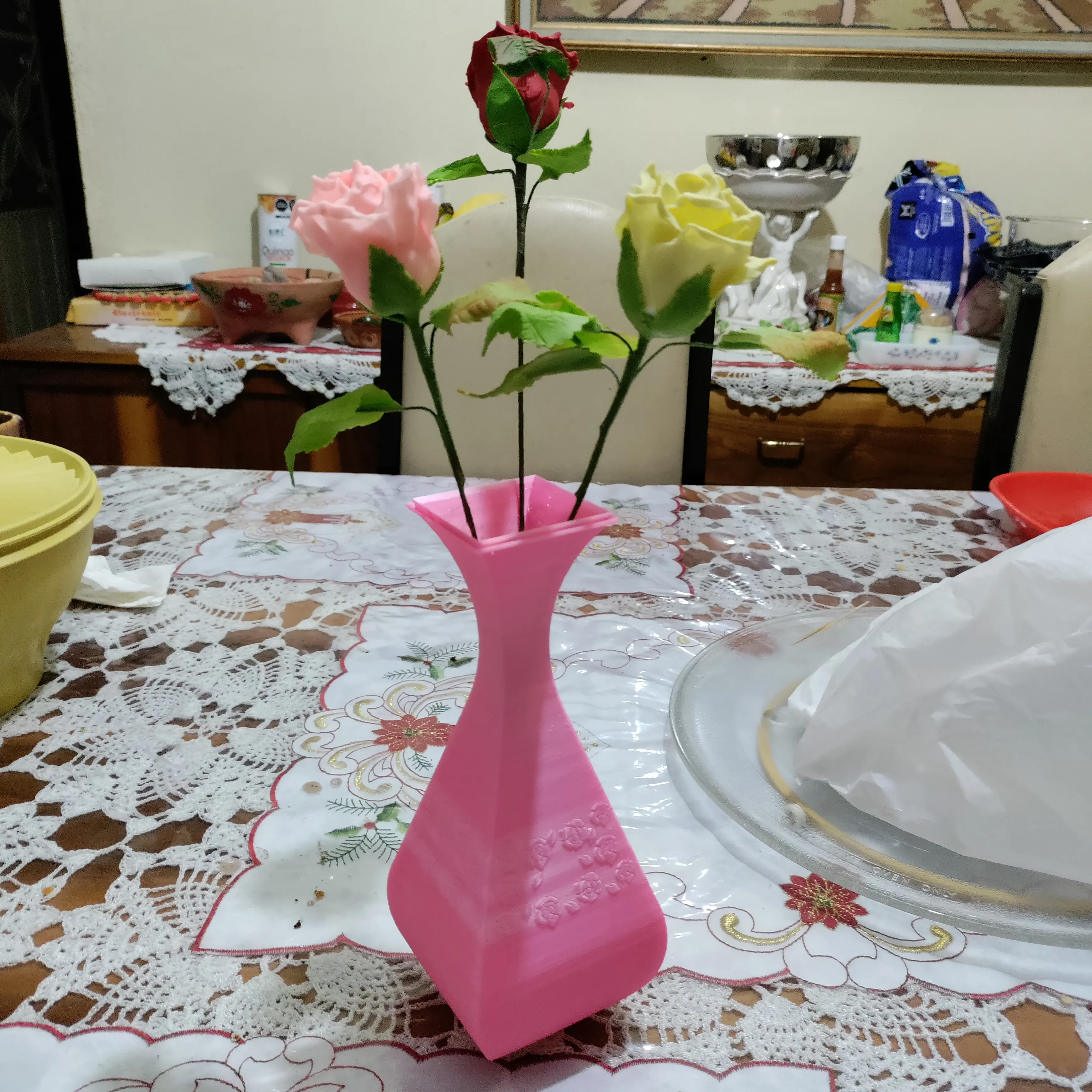 Flower vase with roses