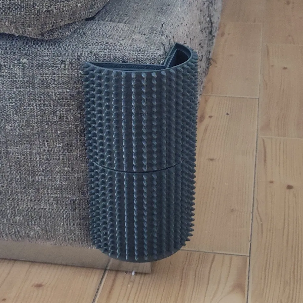 Cat scratcher