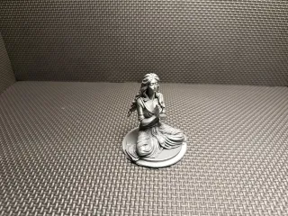 Meditating Woman – Zen Yoga Girl Statue