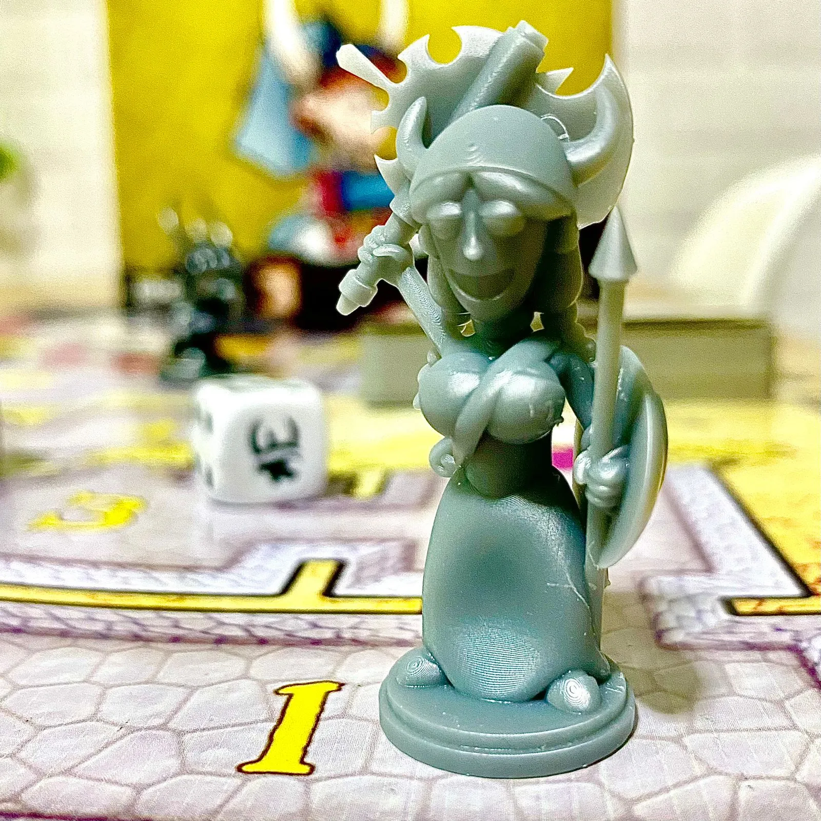 Munchkin Pawn woman viking