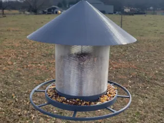 Round Bird feeder