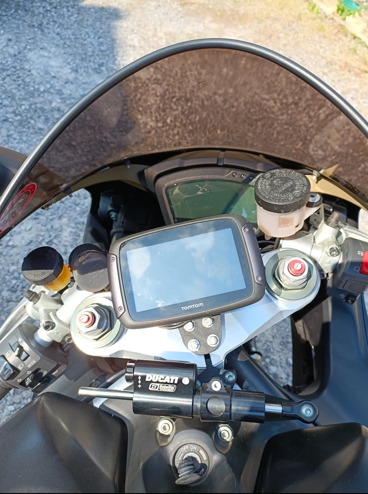 Support GPS tomtom rider pour ducati