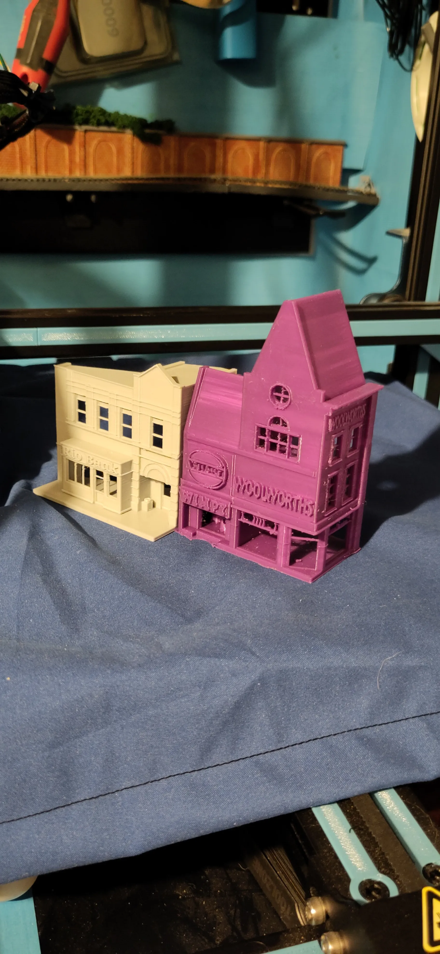 N Scale (Gauge) Woolworths and Wimpy building
