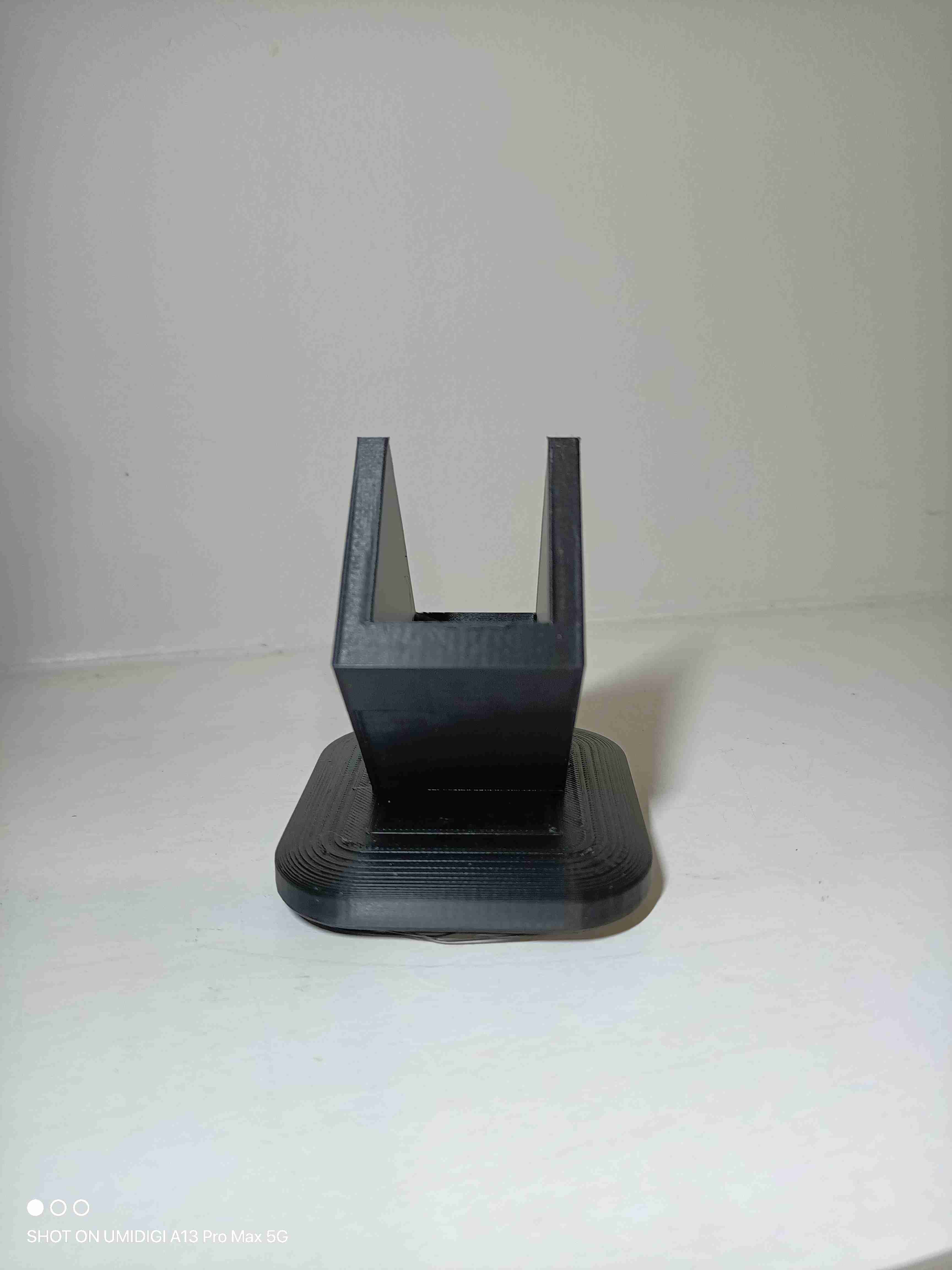 Magsafe charger stand for iPhone - standby mode by Thomas, Download free  STL model