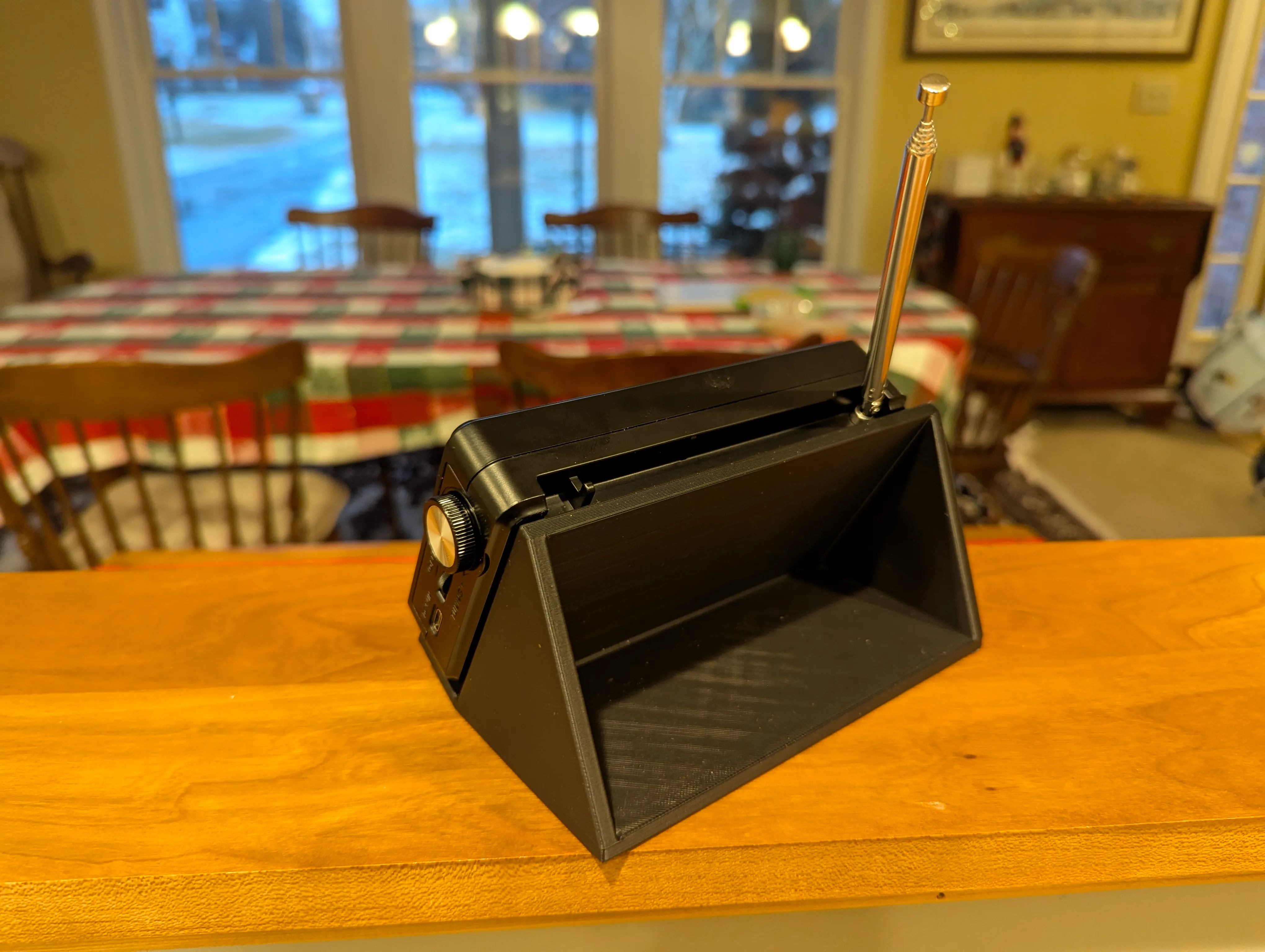 D109WB XHDATA Portable Radio Stand